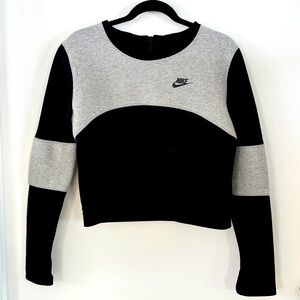 🏃‍♀️Nike Sportswear Tech Fleece Pullover sz L